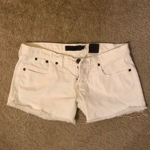 Super cute white shorts